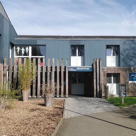 A Pousada Centre International De Sejour Laval  Exterior foto