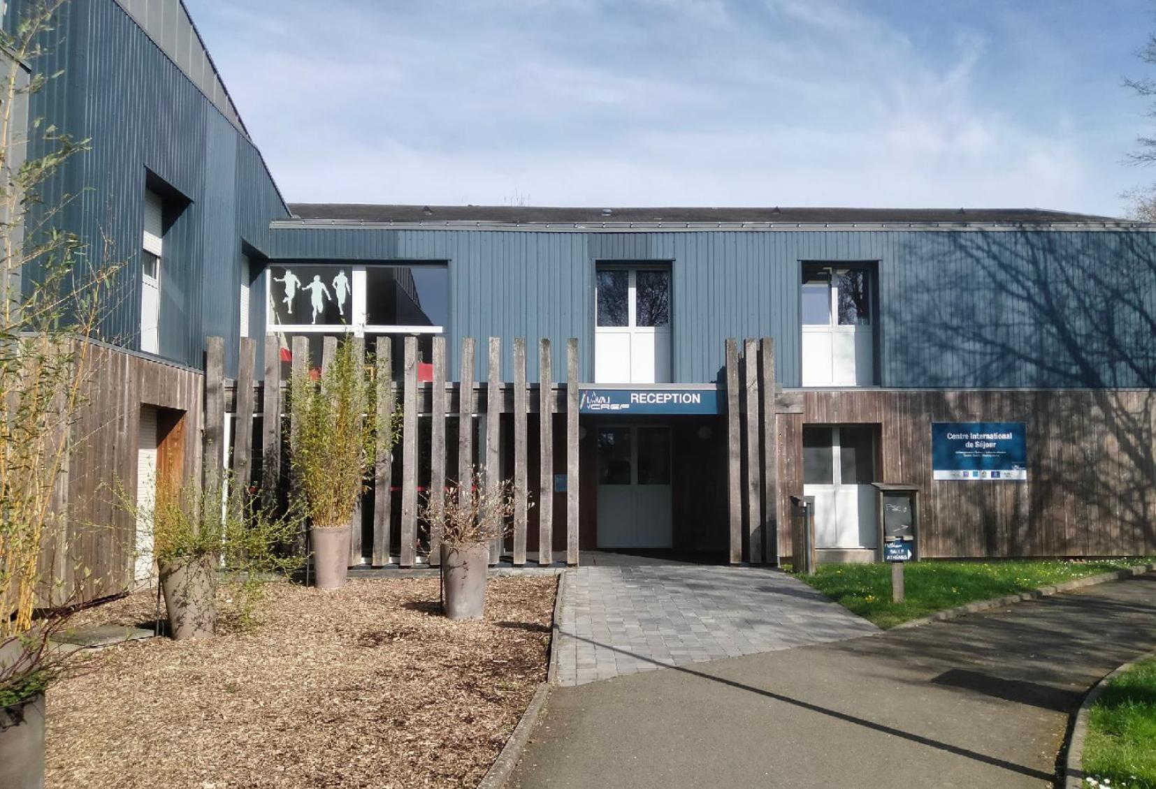 A Pousada Centre International De Sejour Laval  Exterior foto